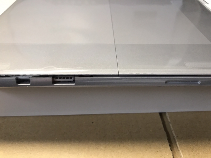 NEW Surface PRO 到手啦！！！開箱已補！！！已購入擴充基座~~~