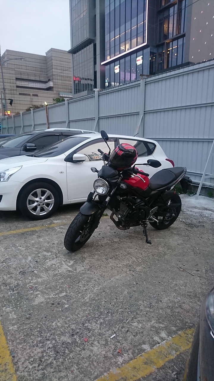 SV650三個月的試駕心得，好無聊卻會讓人一直想騎的車