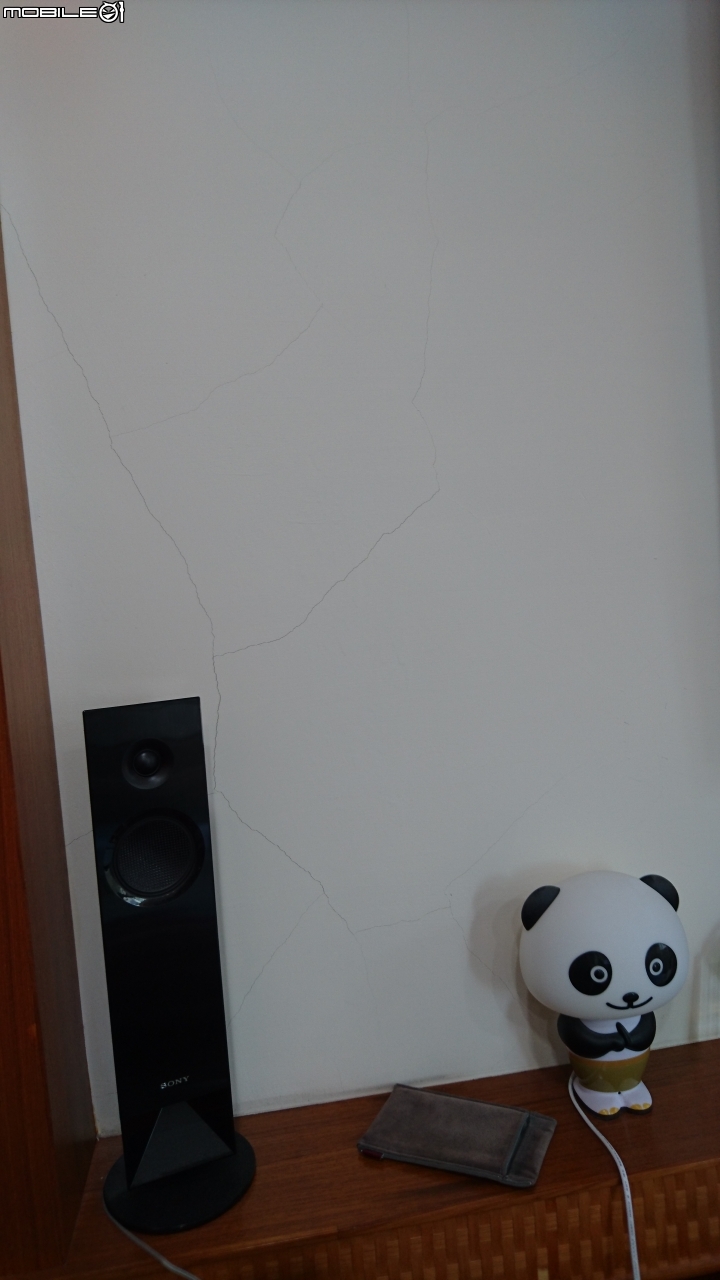 請問房子住了10年牆壁開始有小裂痕是正常現象嗎?