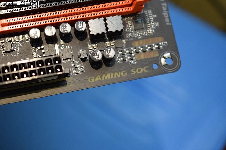 融合超頻電競新元素 GIGABYTE 技嘉 GA-Z270X-Gaming SOC