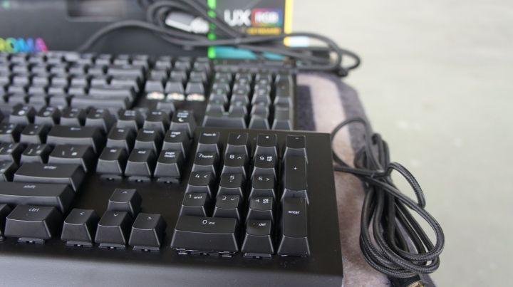『Bread Insanity』Razer Blackwidow X Chroma 開箱評測 文末有抽獎 更新影片