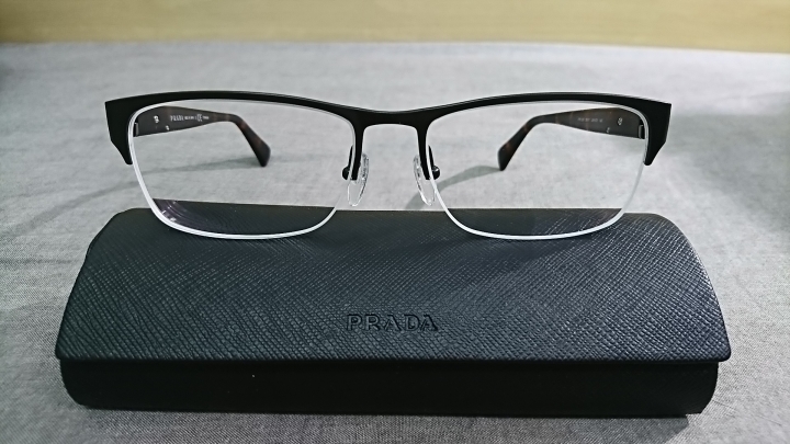 分享：PRADA 復古玳瑁色角板眼鏡