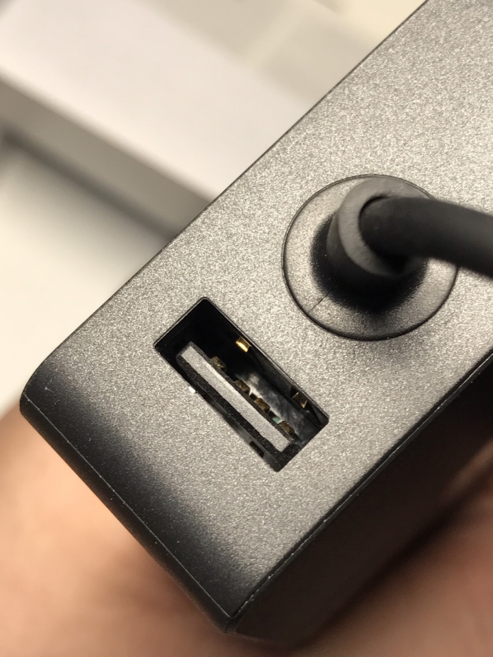 NEW Surface PRO 到手啦！！！開箱已補！！！已購入擴充基座~~~