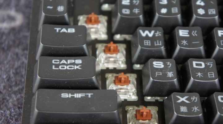 『Bread Insanity』Razer Blackwidow X Chroma 開箱評測 文末有抽獎 更新影片