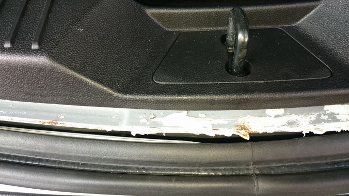 Mazda 5 尾門門框生鏽問題（Fram FB All new mazda 5 Club)