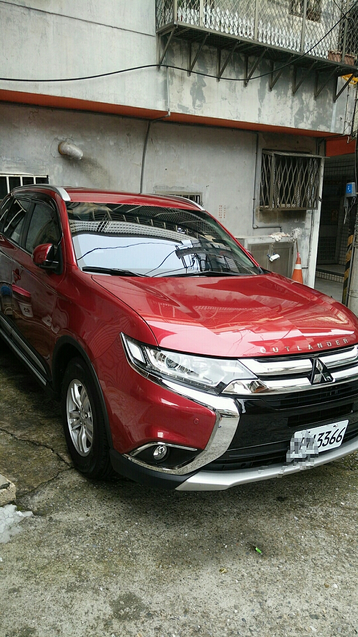 2017紅凹開箱(新增尾翼照片)
