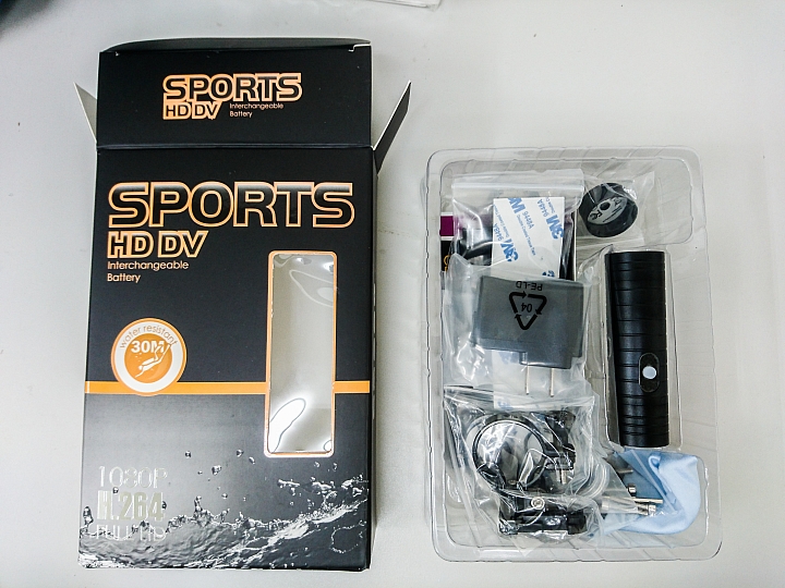 [開箱]豪大雨困在光華 SJCAM SJ2000 賺到... 買一送一