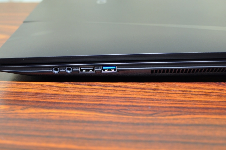 GIGABYTE Sabre 17，低調守成 鋒芒內斂