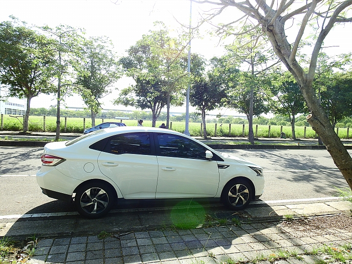 Luxgen S3五萬公里定保，特別選最火紅的0W-40機油。