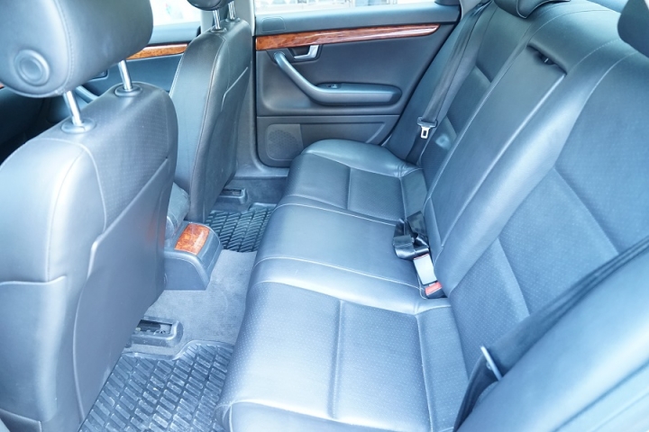 老車2003年Audi A4 B6 1.8T關箱