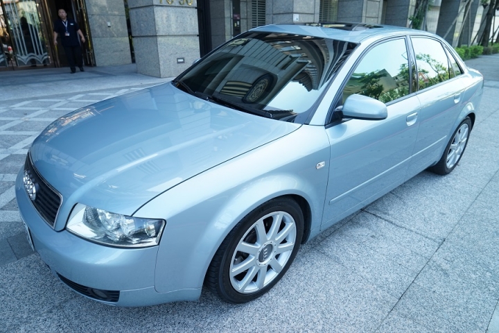 老車2003年Audi A4 B6 1.8T關箱