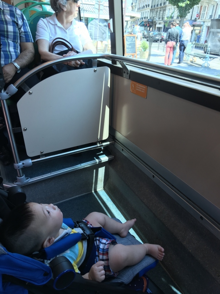 【巴黎生活42天記錄】Day7 慢遊巴黎最好的交通工具 BUS BUS 真的是 BUS