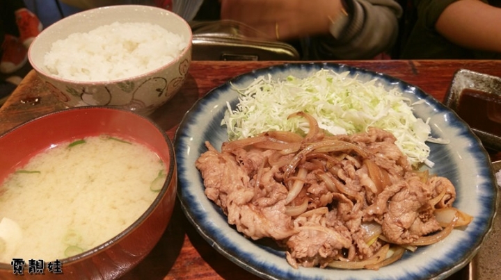 覺得蠻普通的【肥前屋】鰻魚飯、蛋捲、豬肉串