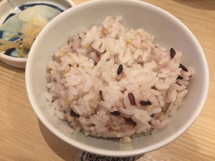 【食記】板橋大遠百。伊勢路-勝勢日式豬排~極黑黑豚里肌豬排好嫩好好吃喔