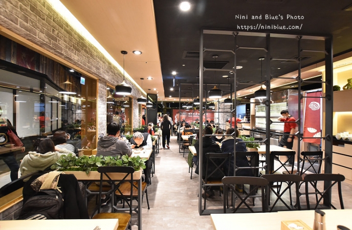 【台中大遠百】朱記餡餅粥 台中店，招牌爆漿餡餅、捲餅、小米粥、蒸餃等北方麵食，還有台中限定餐點，大遠百美食街餐廳推薦