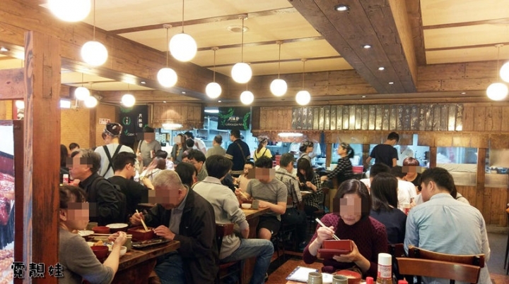 覺得蠻普通的【肥前屋】鰻魚飯、蛋捲、豬肉串