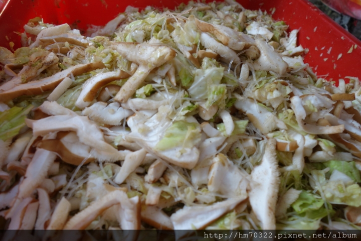 『南投美食』-南投魚池.年記做不復賣香菇高麗菜包