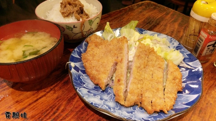 覺得蠻普通的【肥前屋】鰻魚飯、蛋捲、豬肉串