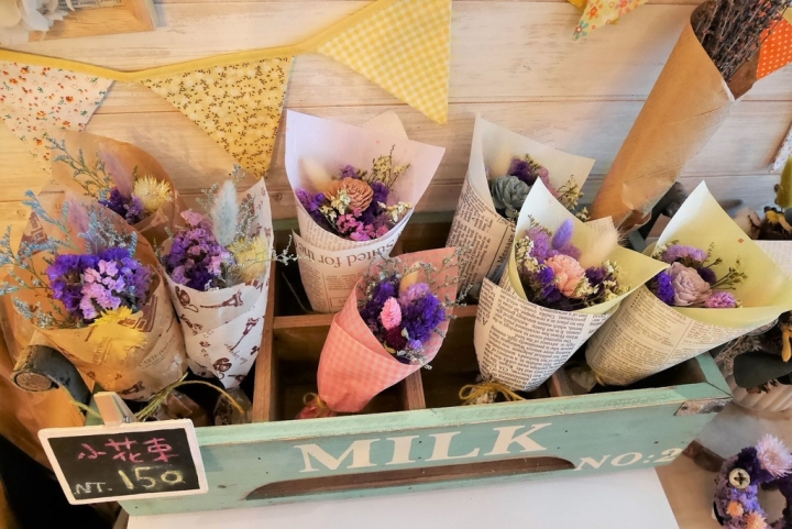 【台北芝山站 | 甜點】美味重乳酪佐乾燥花的美好夢境✡小夢境。Little Dream Cafe'