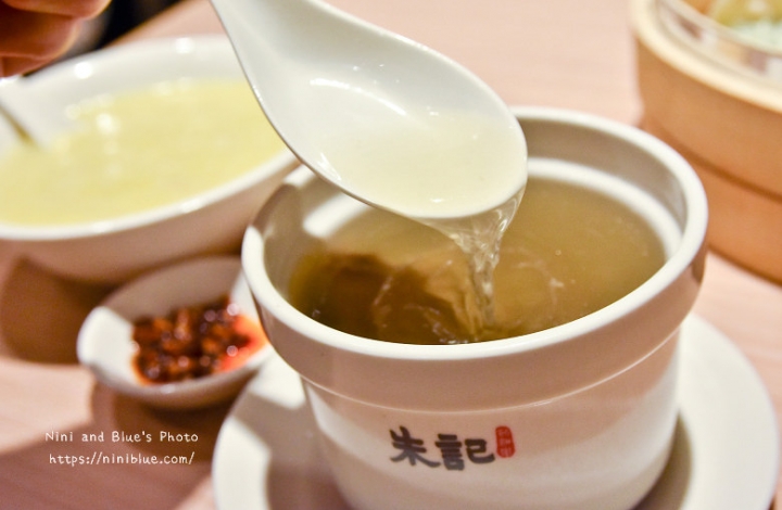 【台中大遠百】朱記餡餅粥 台中店，招牌爆漿餡餅、捲餅、小米粥、蒸餃等北方麵食，還有台中限定餐點，大遠百美食街餐廳推薦