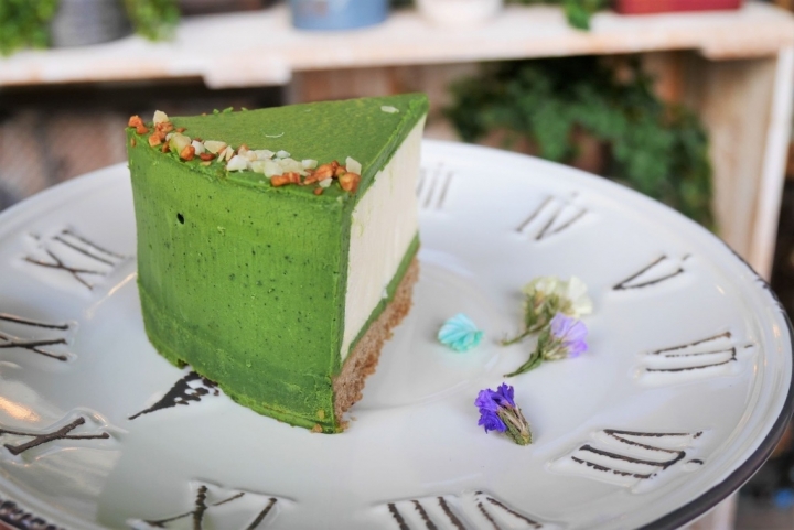【台北芝山站 | 甜點】美味重乳酪佐乾燥花的美好夢境✡小夢境。Little Dream Cafe'