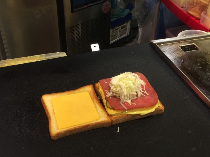 【食記】板橋車站。Isaac Toast & Coffee(環球購物中心B1美食街)~韓國人氣早餐