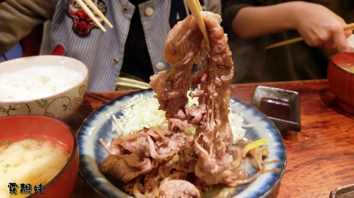 覺得蠻普通的【肥前屋】鰻魚飯、蛋捲、豬肉串