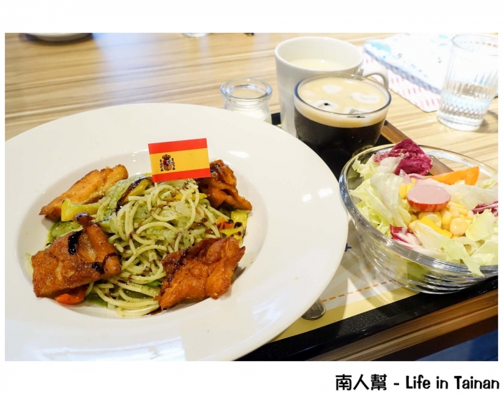 【台南安平區-美食.遊樂】親子玩樂|親子餐廳|機器人送餐點 ~ 艾樂滋好食.玩樂 & 樂淘夢工廠