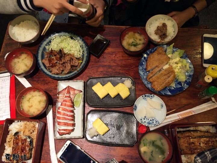 覺得蠻普通的【肥前屋】鰻魚飯、蛋捲、豬肉串