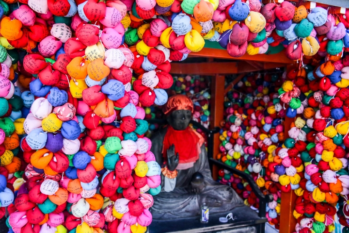 【玩 日本】京都 "八坂庚申堂"超夢幻可愛的猴子神社。去清水寺前必逛路線大公開~