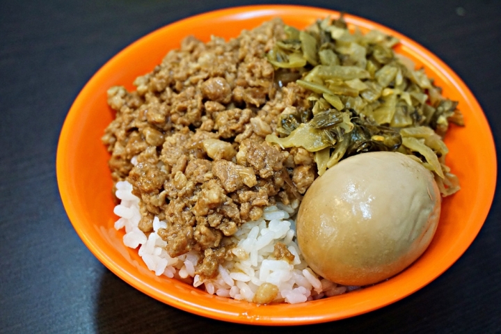 【老福記】肉燥鋪到爆量的肉燥飯