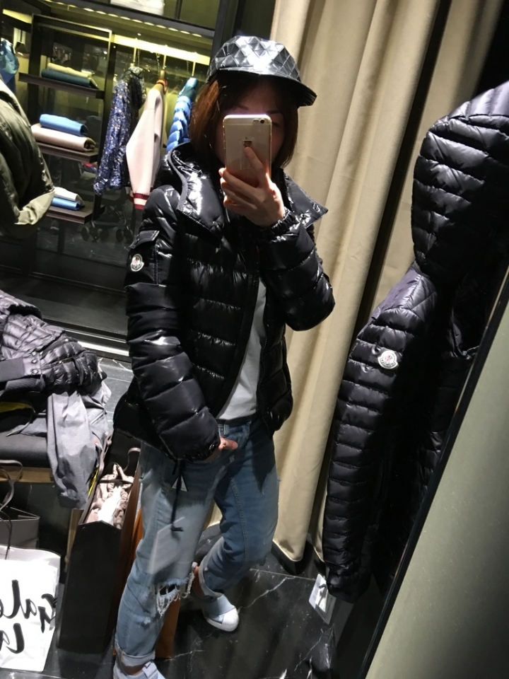 【巴黎生活42天記錄】Day6 試穿分享Moncler六月巴黎櫃上經典款羽絨衣給大家看