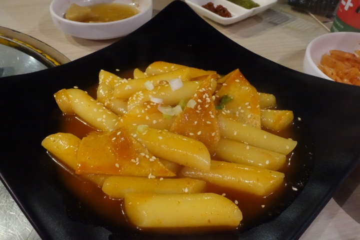 【食記】國父紀念館站/東區延吉街美食。燒桶子韓風立燒~專人烤肉超貼心