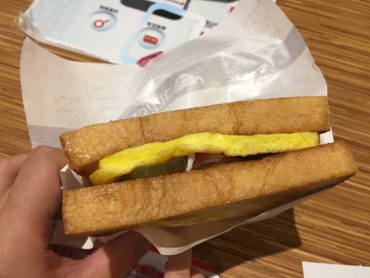 【食記】板橋車站。Isaac Toast & Coffee(環球購物中心B1美食街)~韓國人氣早餐