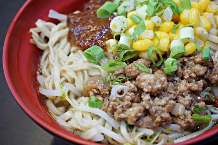 【老福記】肉燥鋪到爆量的肉燥飯