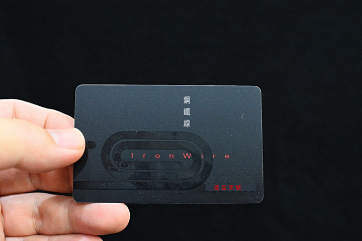 [爆肝開箱]防彈絲高強度鋼鐵線IronWire--MFI認證lightning充電線 (20cm)