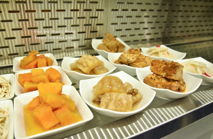 【台中大遠百】朱記餡餅粥 台中店，招牌爆漿餡餅、捲餅、小米粥、蒸餃等北方麵食，還有台中限定餐點，大遠百美食街餐廳推薦