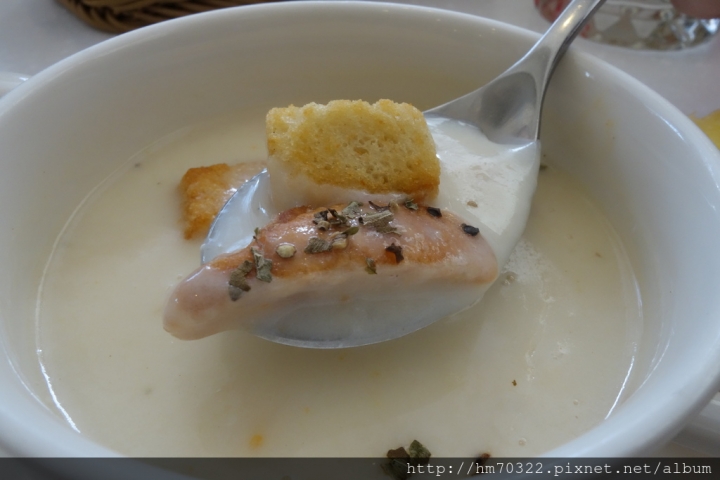 『新北食記』-板橋民生路二段．Oyami Cafe /  板橋美食 / 下午茶 / 義大利麵  / 鬆餅 / 捷運 / 新埔站