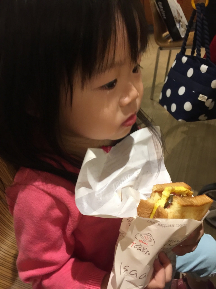 【食記】板橋車站。Isaac Toast & Coffee(環球購物中心B1美食街)~韓國人氣早餐