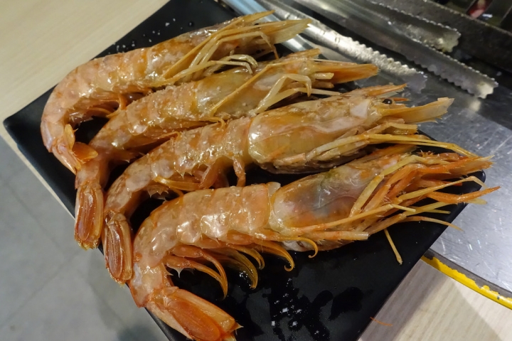 【食記】國父紀念館站/東區延吉街美食。燒桶子韓風立燒~專人烤肉超貼心