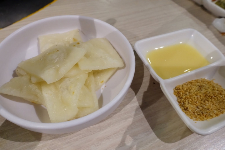【食記】國父紀念館站/東區延吉街美食。燒桶子韓風立燒~專人烤肉超貼心