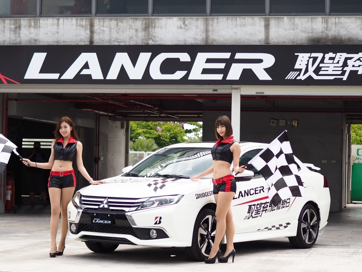 ［分享］左左右右搖擺一整天之開車開到爛屁股之三菱 Lancer 大鵬灣好會跑