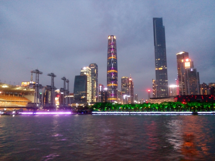今年換手機前， infocus M530夜景垂死掙扎的夜景照片。