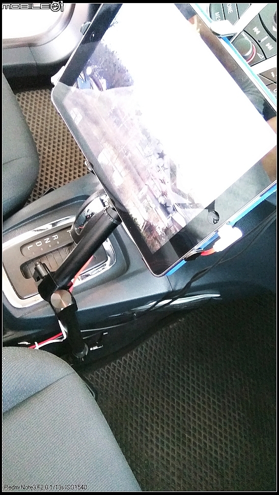 ErgoMap人因地圖 軌道式 車用平板電腦架 (此篇為實際裝上iPad Air@12年FORD Fiesta 4D)使用心得