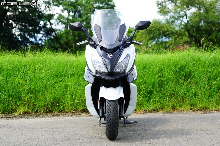 正面對決！YAMAHA XMAX vs SYM CRUiSYM 2017 上半年同價位黃牌羊大PK