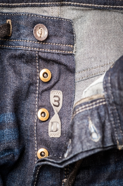 [分享] DIESEL JOGGJEANS TRUCKTER 原色大寬褲
