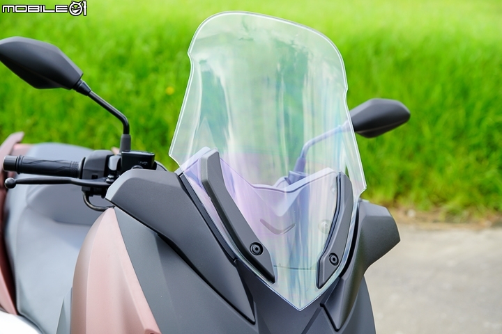 正面對決！YAMAHA XMAX vs SYM CRUiSYM 2017 上半年同價位黃牌羊大PK
