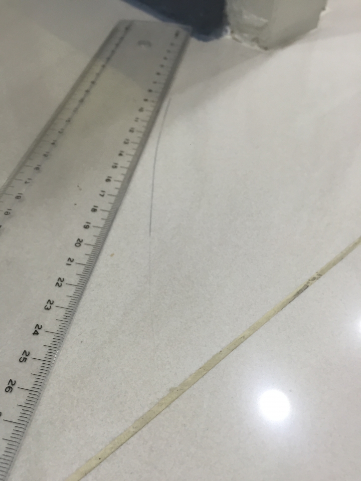 新鋪80x80拋光磚空心-好傷心 - 真的裂了 >.<