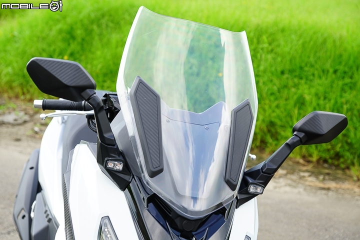 正面對決！YAMAHA XMAX vs SYM CRUiSYM 2017 上半年同價位黃牌羊大PK