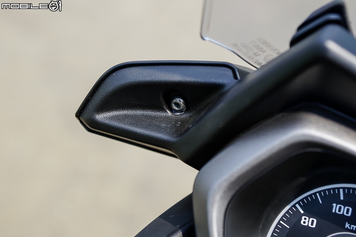 正面對決！YAMAHA XMAX vs SYM CRUiSYM 2017 上半年同價位黃牌羊大PK